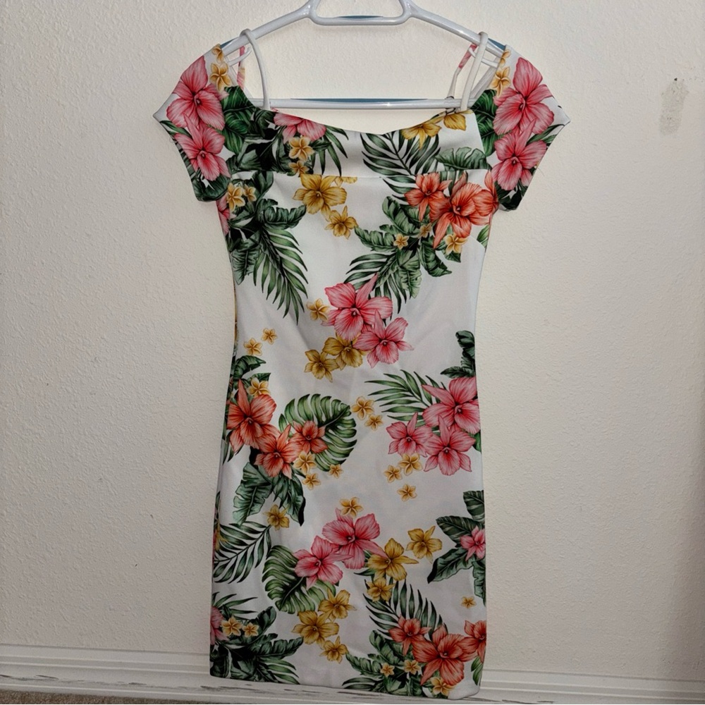GUESS LA Womens White Floral Fitted Lined Short Sleeve Short Sheath Dress 2